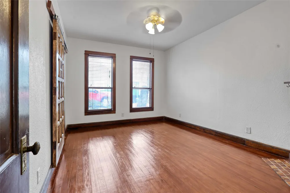 401 W Maple Street Whitewright, TX 75491