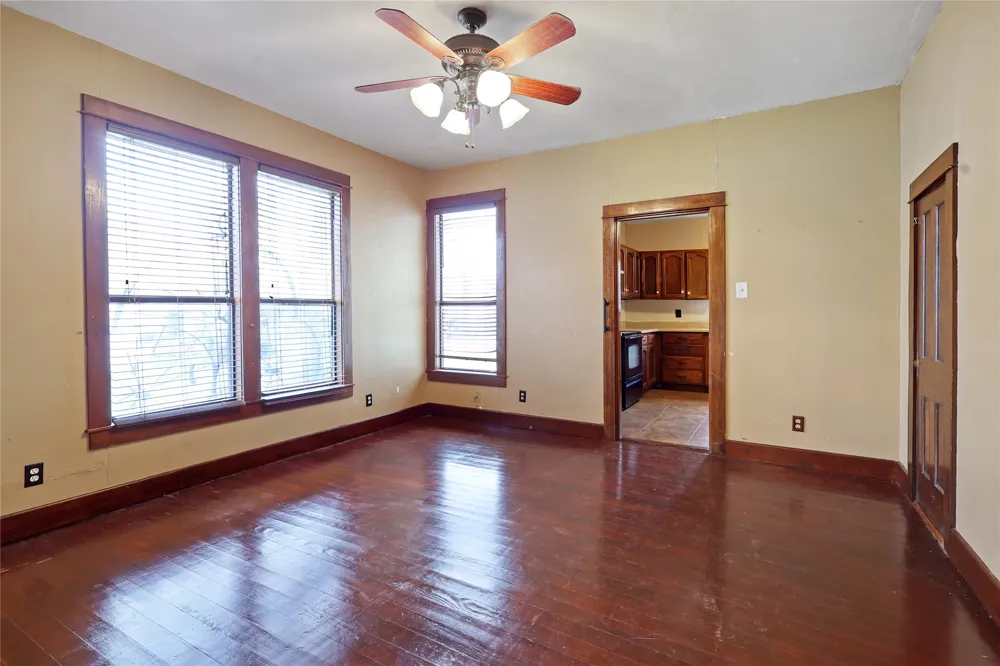 401 W Maple Street Whitewright, TX 75491