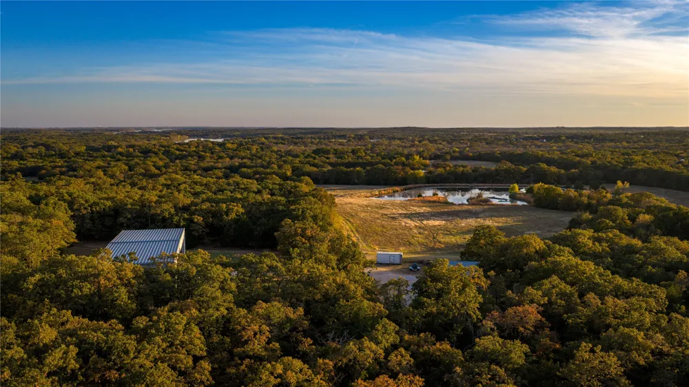 1210 County Road 232 Collinsville, TX 76233