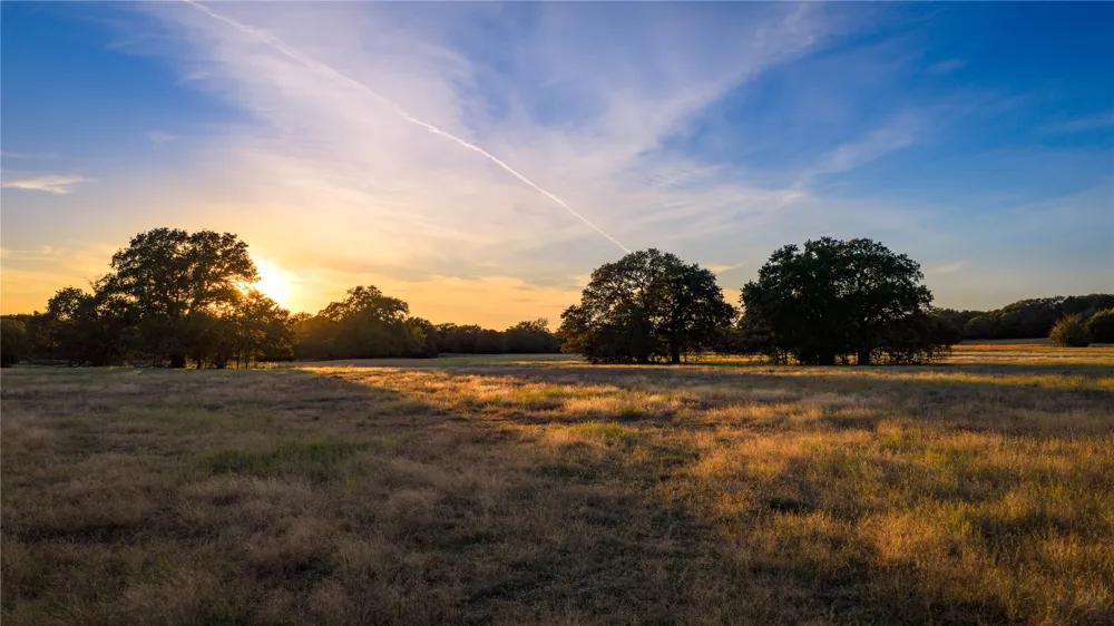 1210 County Road 232 Collinsville, TX 76233