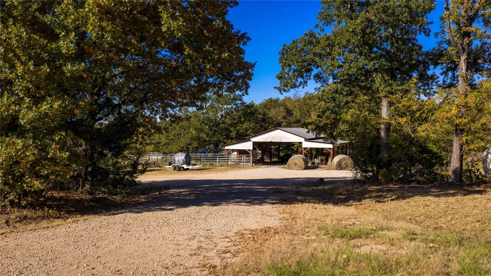 1210 County Road 232 Collinsville, TX 76233