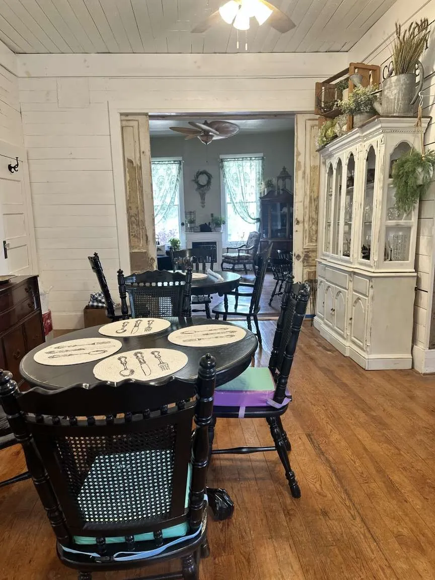 408 S Railroad Avenue Calvert, TX 77837