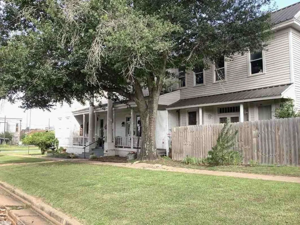 408 S Railroad Avenue Calvert, TX 77837