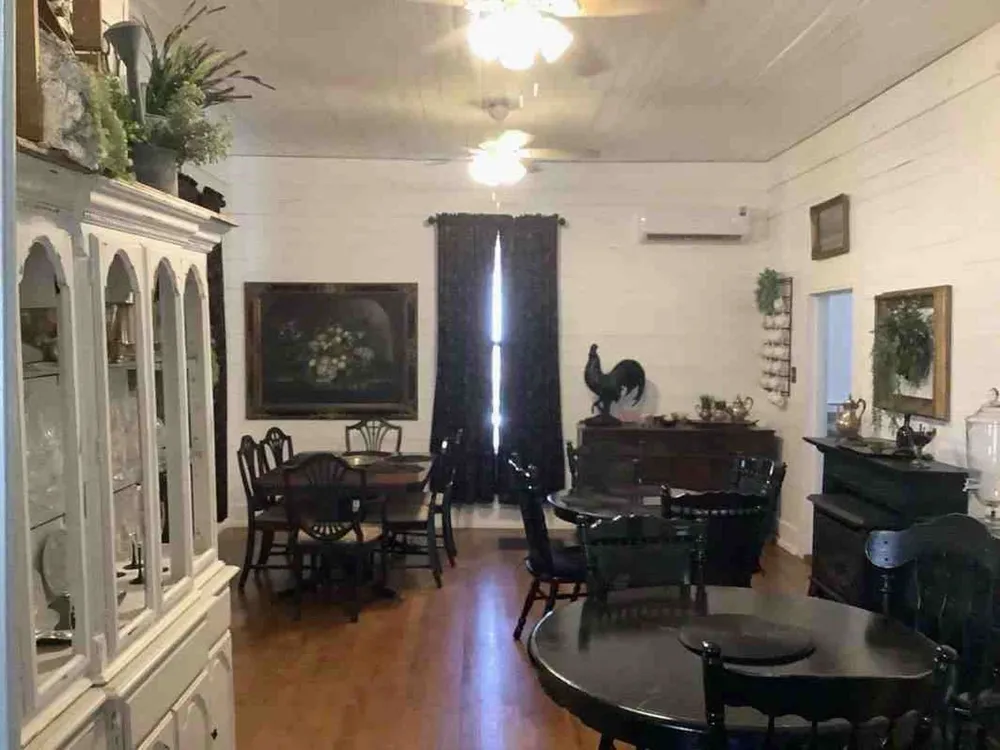 408 S Railroad Avenue Calvert, TX 77837