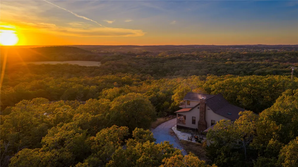 1210 County Road 232 Collinsville, TX 76233
