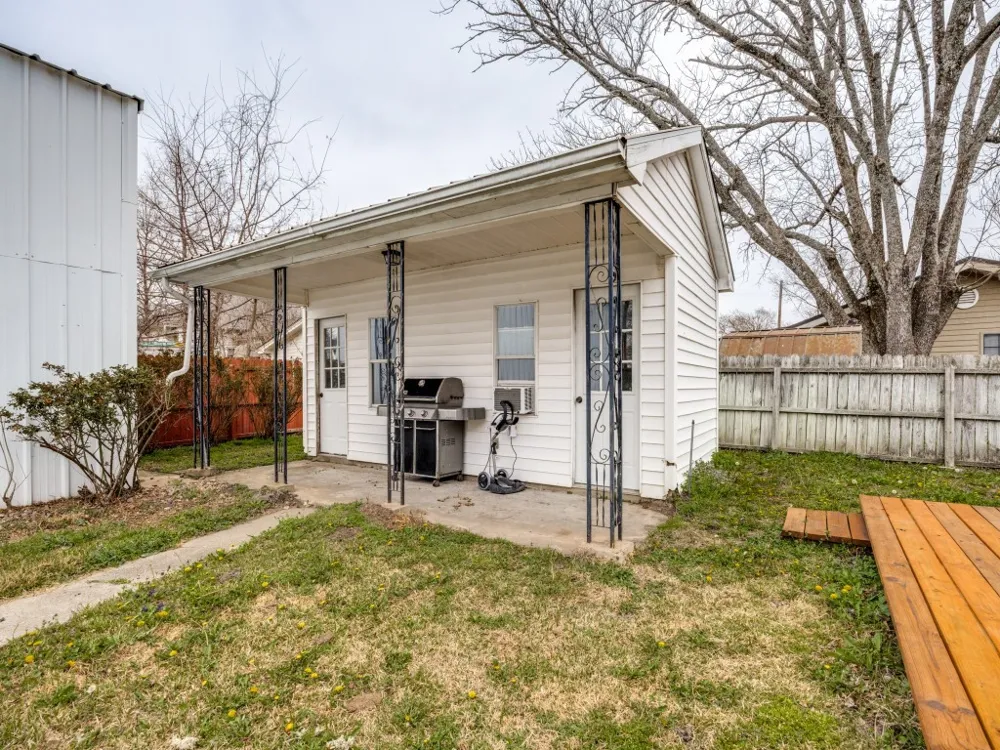 701 Market Street E Honey Grove, TX 75446