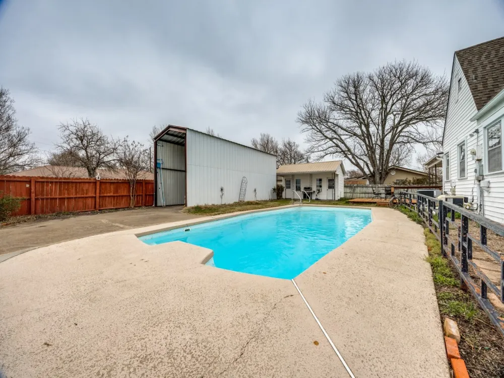 701 Market Street E Honey Grove, TX 75446