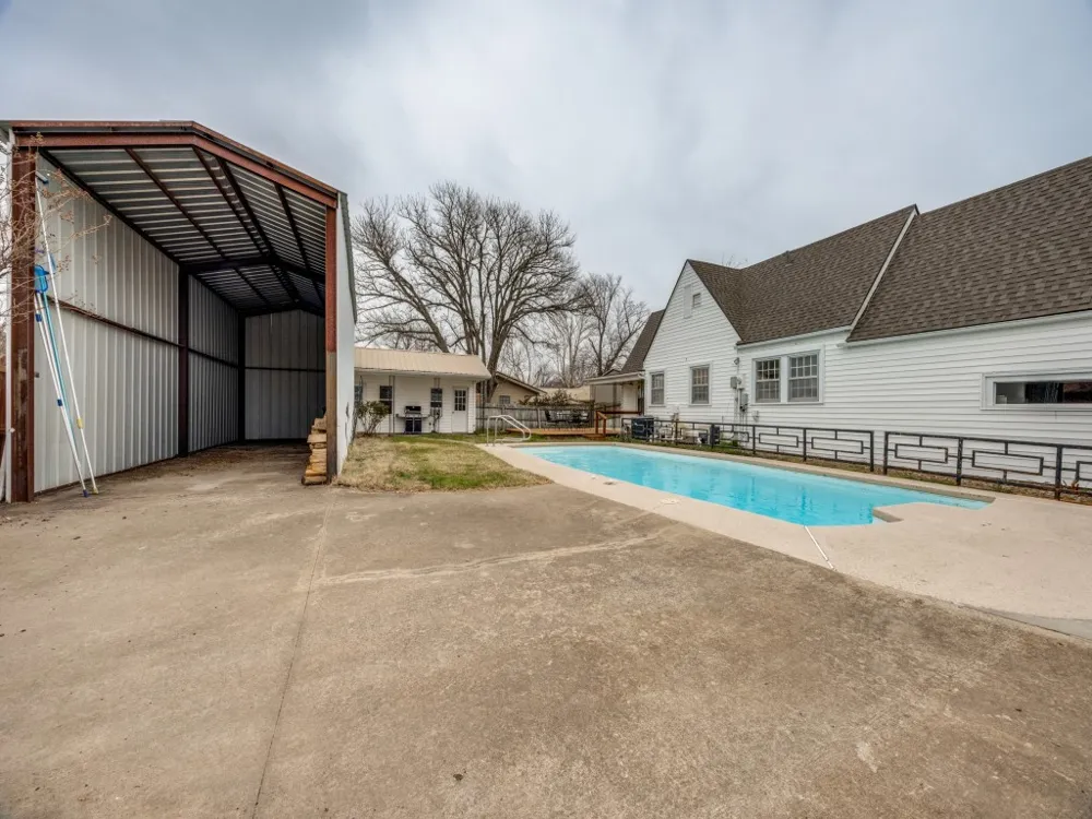 701 Market Street E Honey Grove, TX 75446