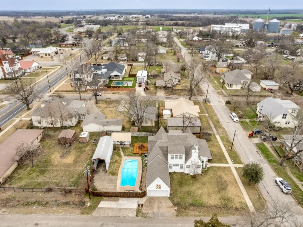 701 Market Street E Honey Grove, TX 75446