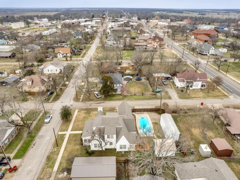 701 Market Street E Honey Grove, TX 75446