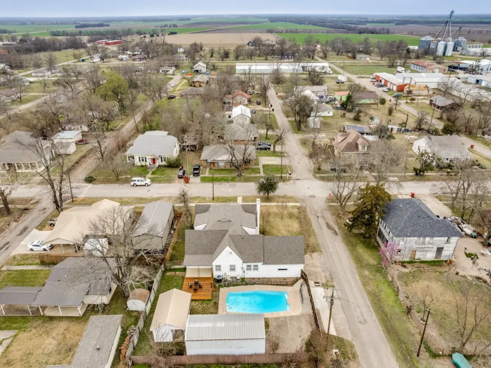 701 Market Street E Honey Grove, TX 75446