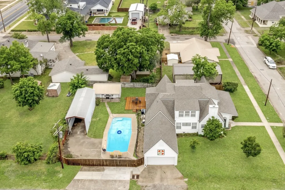 701 Market Street E Honey Grove, TX 75446