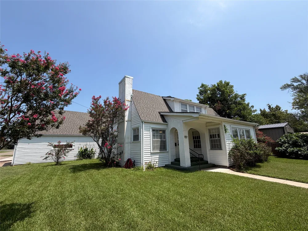 701 Market Street E Honey Grove, TX 75446