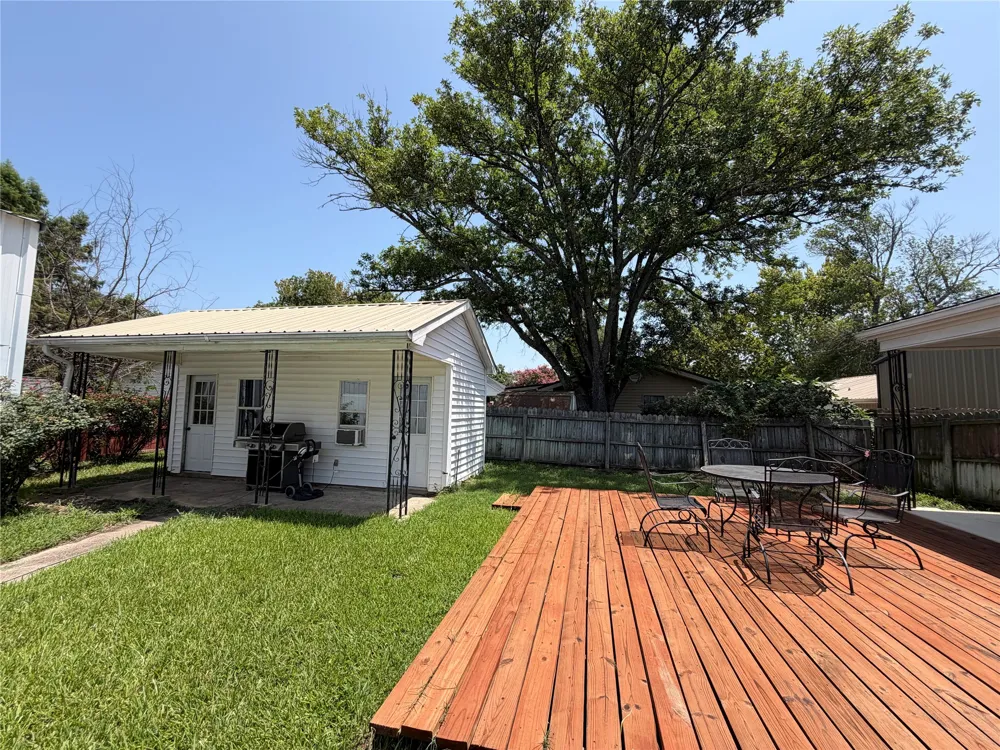 701 Market Street E Honey Grove, TX 75446