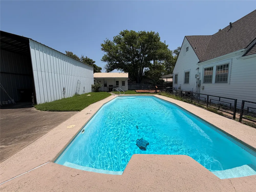701 Market Street E Honey Grove, TX 75446