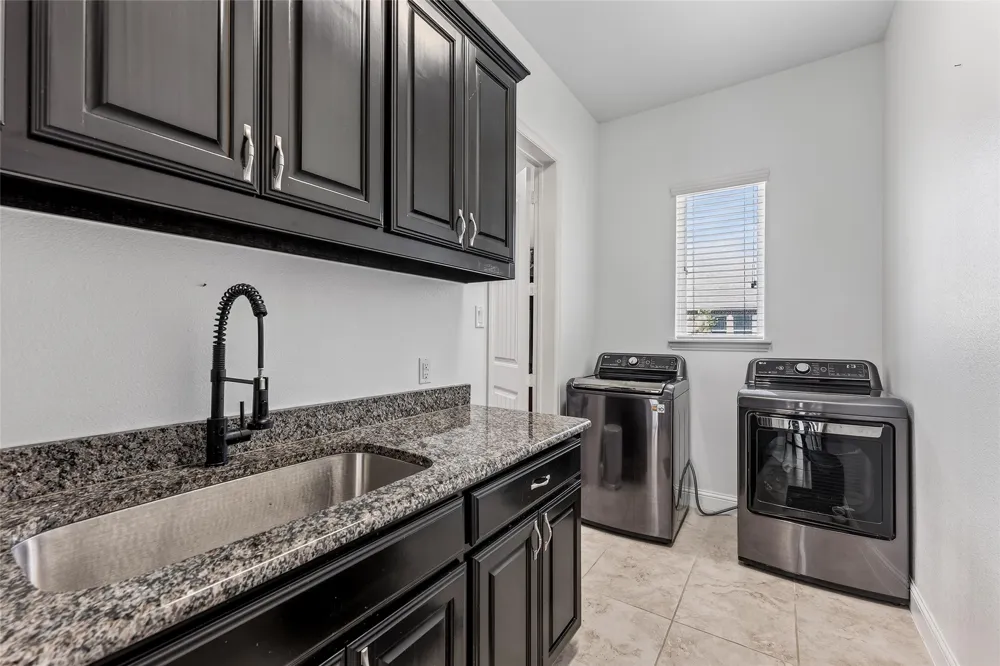 1505 Wolf Ridge Run Gunter, TX 75058