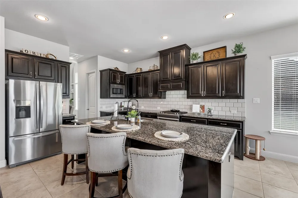 1505 Wolf Ridge Run Gunter, TX 75058