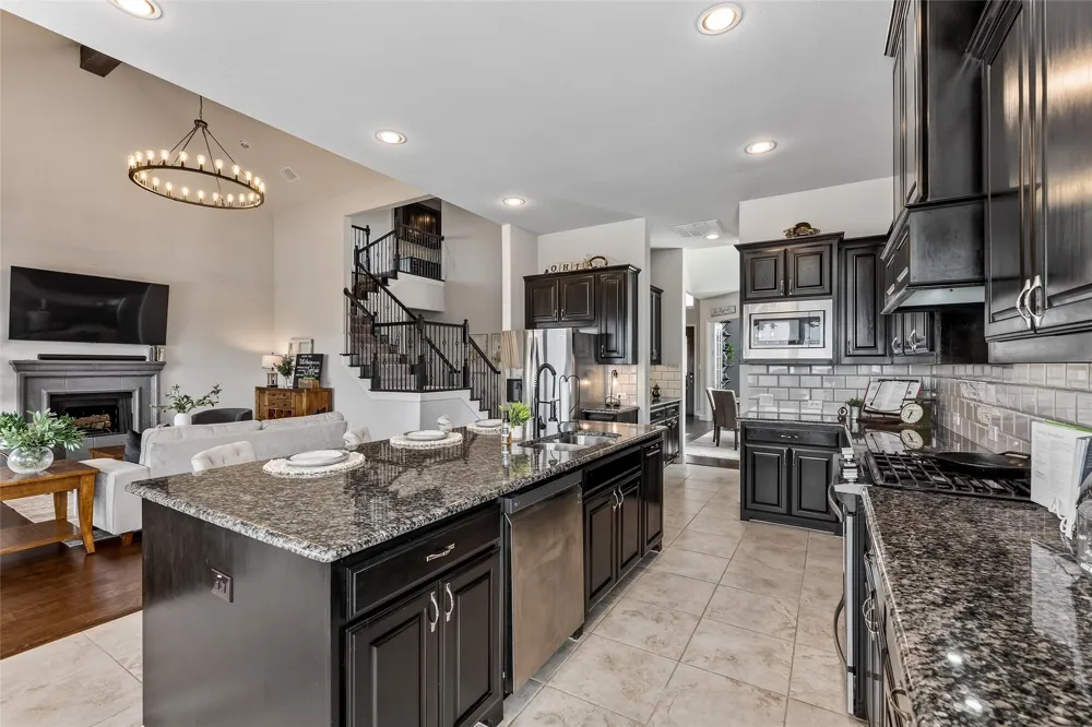 1505 Wolf Ridge Run Gunter, TX 75058