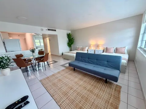 100 Lincoln Rd #304