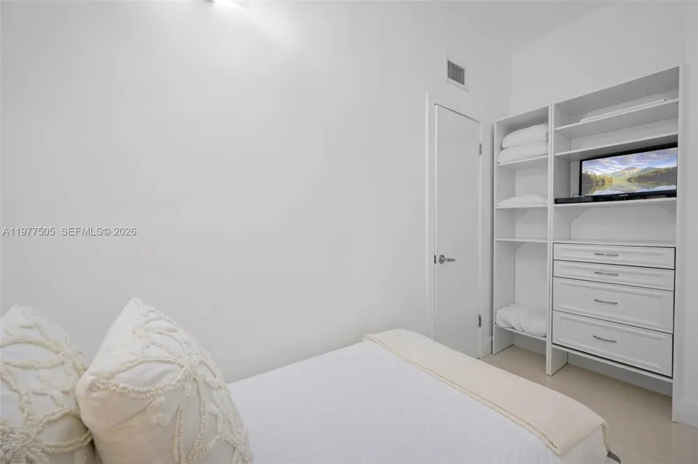 19370 Collins Ave #PH-14 Sunny Isles Beach, FL 33160