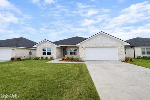 3836 Redbud Way