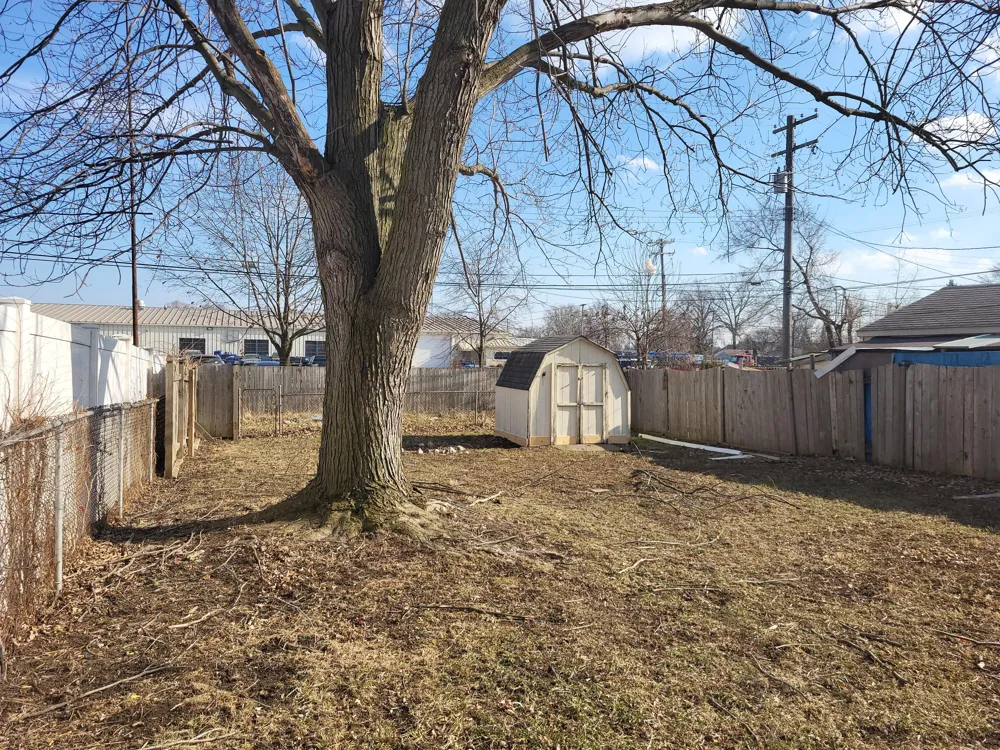 1593 Lejeune Lincoln Park, MI 48146