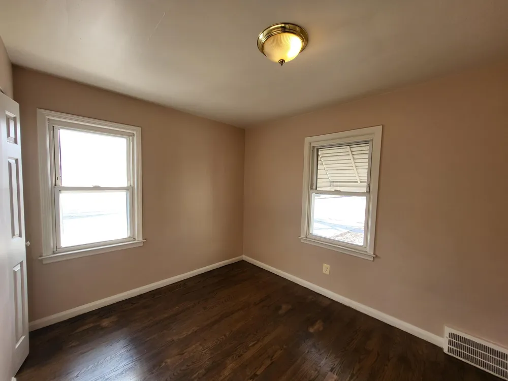 1593 Lejeune Lincoln Park, MI 48146