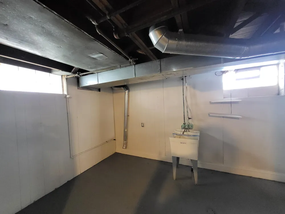 1593 Lejeune Lincoln Park, MI 48146