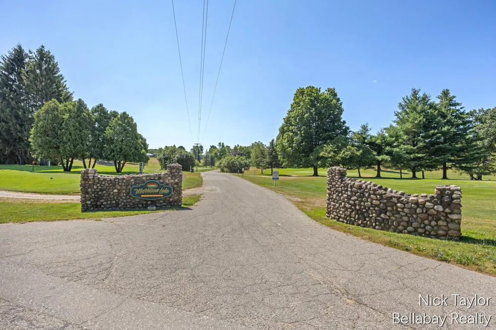 8198 Morrison Lake Gardens Boston Township, MI 48881