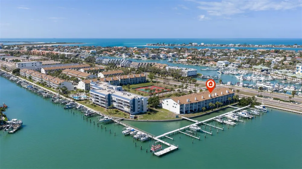 117 YACHT CLUB LANE Tierra Verde, FL 33715