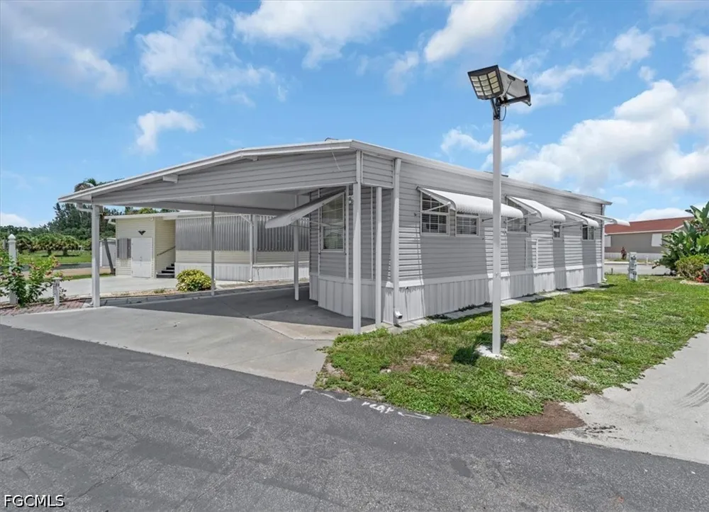 Daniels Road #74 Moore Haven, FL 33471