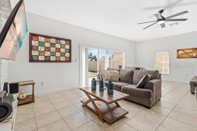 1057 UNIVERSAL REST PLACE Kissimmee, FL 34744