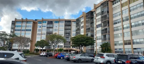 1000 SAINT CHARLES PLACE #209