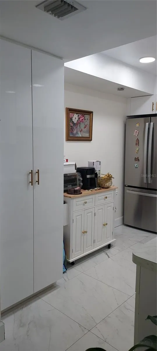 1000 SAINT CHARLES PLACE #209 Pembroke Pines, FL 33026