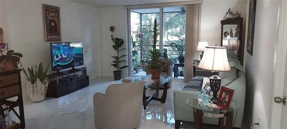 1000 SAINT CHARLES PLACE #209 Pembroke Pines, FL 33026