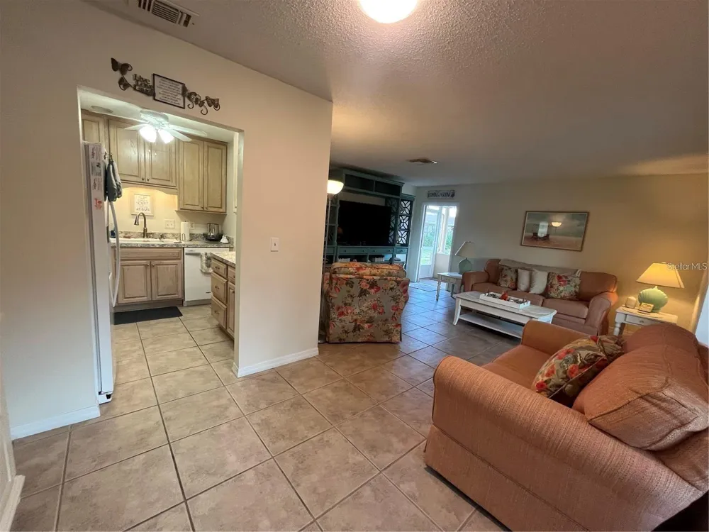 1907 CANTERBURY LANE #10 Sun City Center, FL 33573