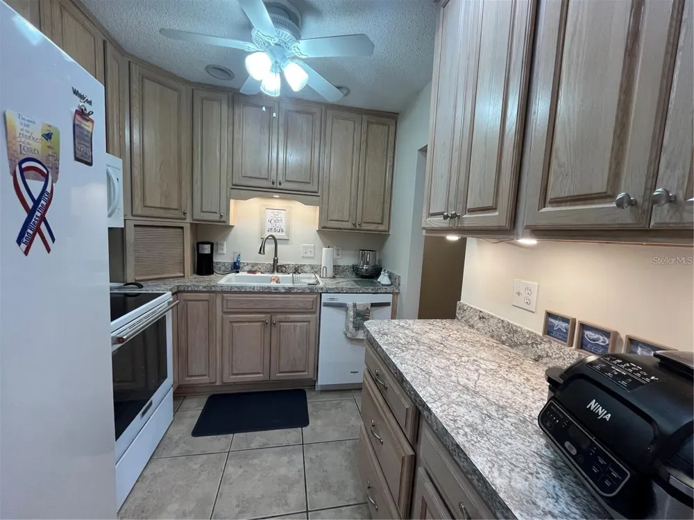 1907 CANTERBURY LANE #10 Sun City Center, FL 33573