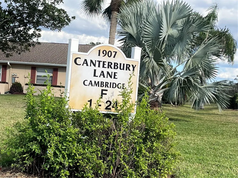 1907 CANTERBURY LANE #10 Sun City Center, FL 33573