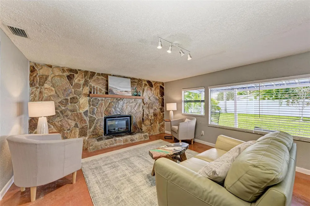 6000 BAYOU GRANDE BOULEVARD NE St Petersburg, FL 33703