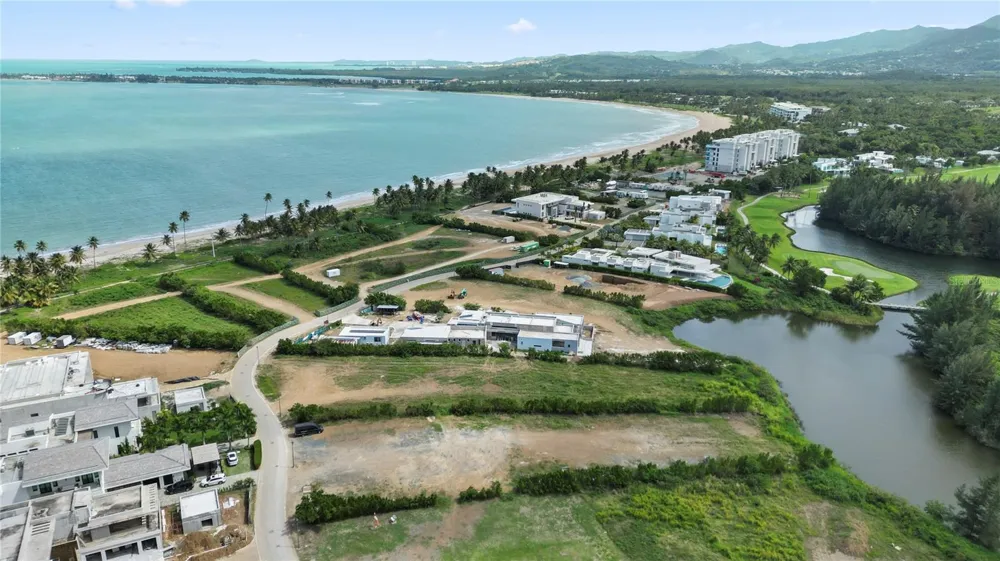 L5 Atlantic DR 7000 BAHIA BEACH DR Rio Grande, PR 00745