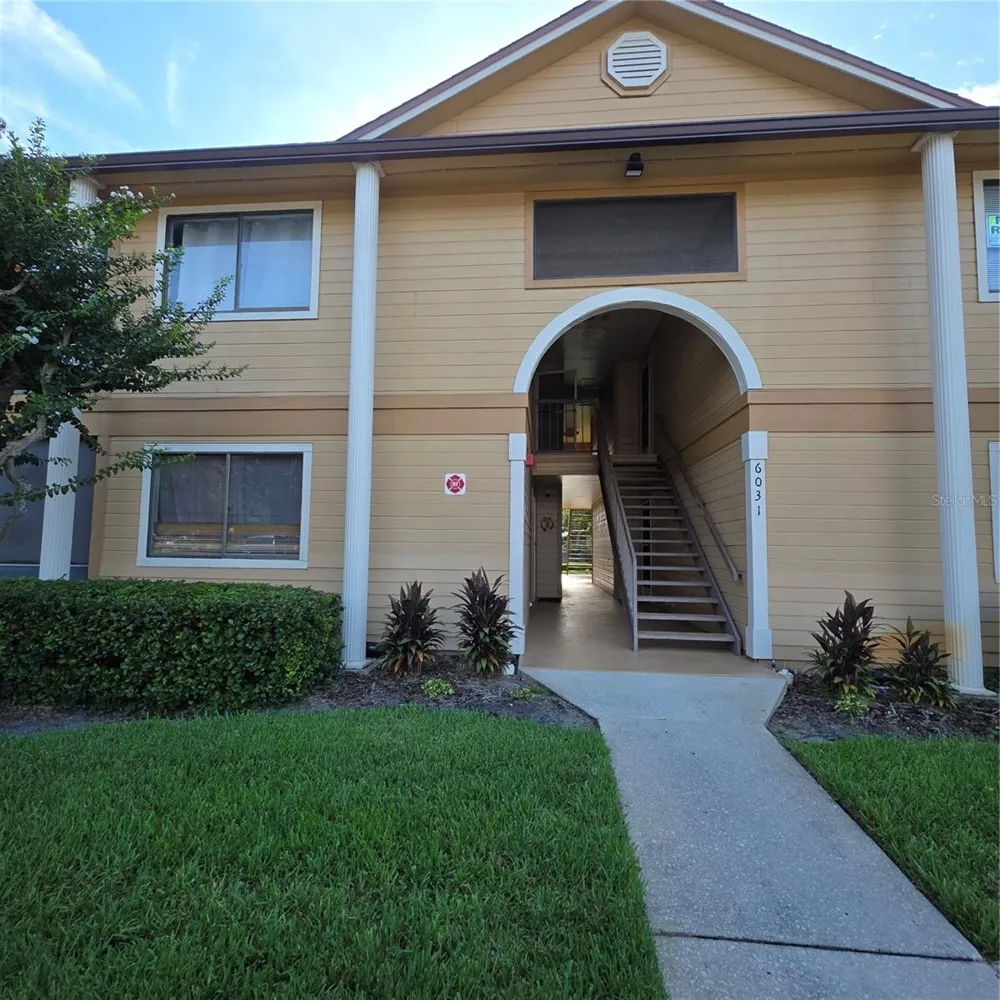 6031 SCOTCHWOOD GLEN #204 Orlando, FL 32822