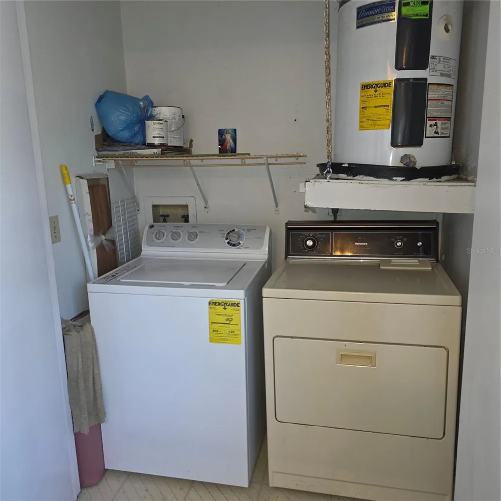 6031 SCOTCHWOOD GLEN #204 Orlando, FL 32822