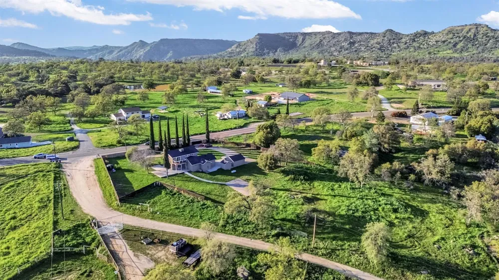 28718 Auberry Road Prather, CA 93651