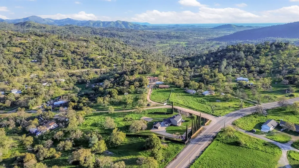 28718 Auberry Road Prather, CA 93651
