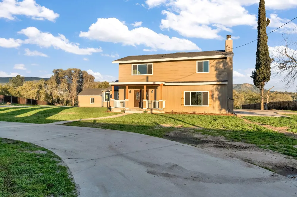 28718 Auberry Road Prather, CA 93651
