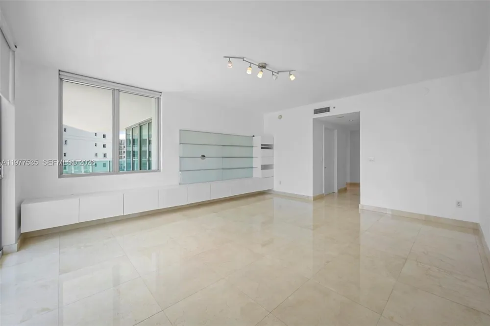 1331 Brickell Bay Dr #911 Miami, FL 33131