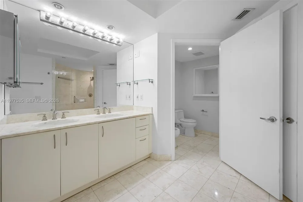 1331 Brickell Bay Dr #911 Miami, FL 33131