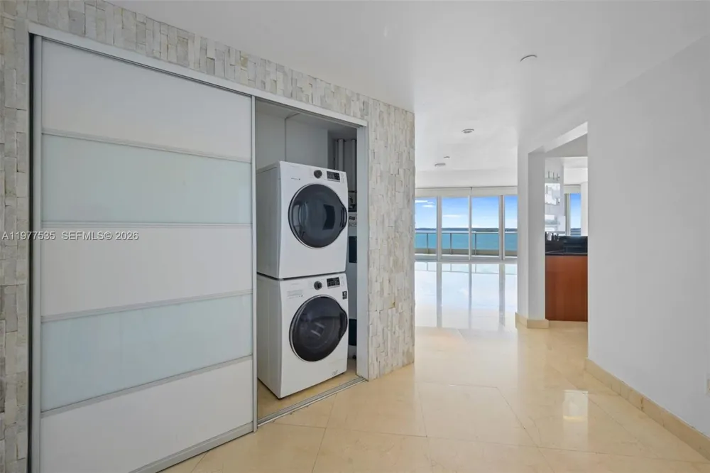 1331 Brickell Bay Dr #911 Miami, FL 33131