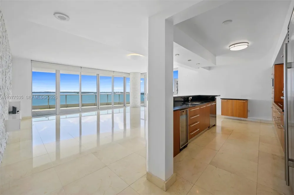 1331 Brickell Bay Dr #911 Miami, FL 33131