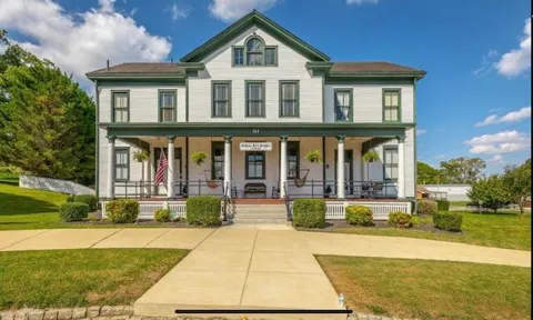 309 Barnhardt Circle